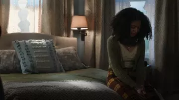 Urban Outfitters Flare Pants worn by Makayla Parish (Arica Himmel) as seen in Parish (S01E03)