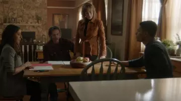 Banana Republic Suede Jack­et worn by Sharon Leone (Diane Farr) as seen in Fire Country (S02E07)