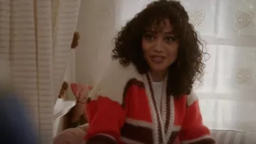 Ganni V-Neck Cardi­gan worn by Olivia Baker (Samantha Logan) as seen in All American (S06E06)