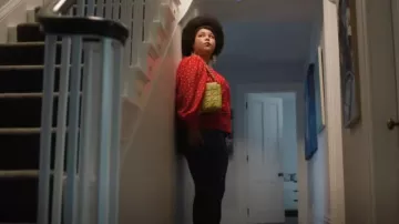 Zara Square Bag worn by Madison Feliciano (Ebony Vagulans) as seen in My Life Is Murder (S04E03)