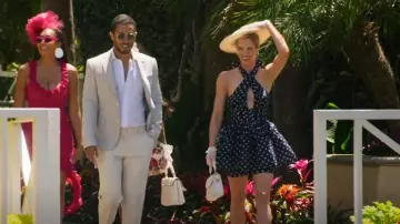 Zimmermann High Tide Halter Mini porté par Alexandra Jarvis comme on le voit dans Selling The OC (S03E08)