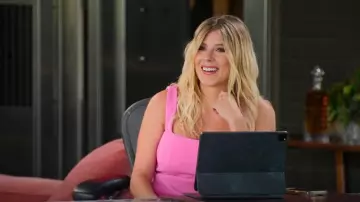 Rowen Rose Mini-robe sans manches en laine avec poches portée par Alexandra Rose comme on le voit dans Selling The OC (S03E08)