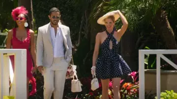 Sac à bandoulière à poignée supérieure Diana pour femmes The Drop porté par Alexandra Jarvis comme on le voit dans Selling The OC (S03E08)