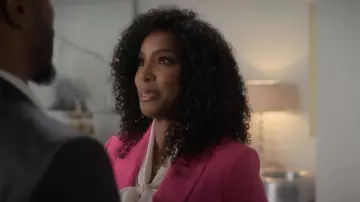 Gorjana Parker Necklace worn by Edie (Kelly Rowland) as seen in grown-ish (S06E14)