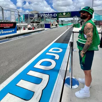 Short Kith x Columbia Dark Green Wind porté par Francisco José Arcángel Ramos sur le compte Instagram @arcangel