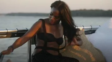 Jupe Diotima Grace portée par Gabby Prescod vue dans Summer House (S08E12)