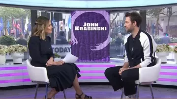 Veste à manches longues et à blocs de couleurs interlockés Reiss Giles portée par John Krasinski comme on le voit dans Today le 9 mai 2024