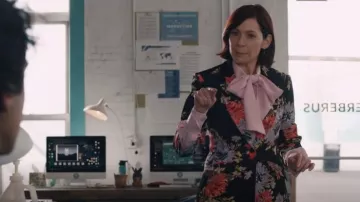 Cinq à Sept Sleeve Blazer usado por Elsbeth Tascioni (Carrie Preston) como se ve en Elsbeth (T01E08)
