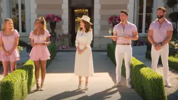 Espadrilles à imprimé logo à plateforme Stella McCartney portées par Lisa Vanderpump comme on le voit dans Vanderpump Villa (S01E07)