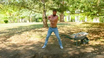 Vans Sk8 Low sneakers worn by Eric Funderwhite as seen in Vanderpump Villa (S01E08)