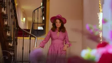 Robe chemise en coton mélangé à plusieurs niveaux avec ceinture portée par Lisa Vanderpump comme on le voit dans Vanderpump Villa (S01E08)
