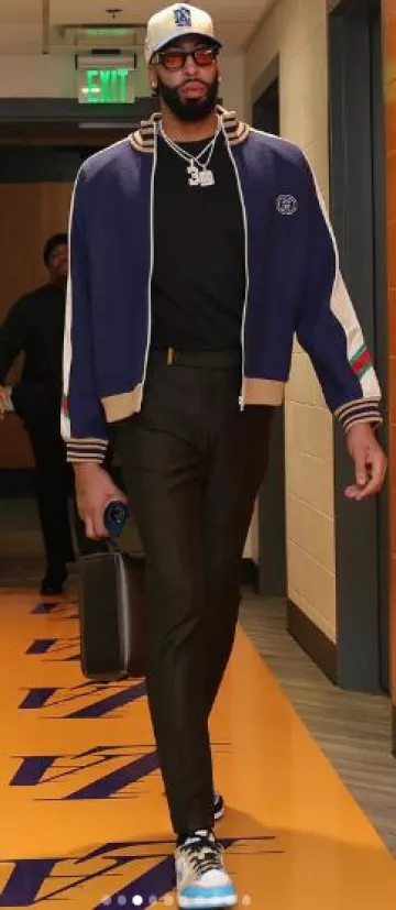 Jordan 1 Low 'Lance Mountain' usado por Anthony Davis en la cuenta de Instagram @lakers