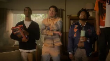 Pantalon cargo Blue Sky Inn porté par Andre Johnson, Jr. (Marcus Scribner) tel qu’on le voit dans grown-ish (S06E15)