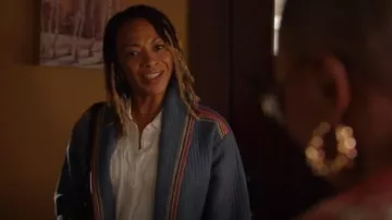 Veste Ba&sh Ciago portée par May Grant (Corinne Massiah) vue dans 9-1-1 (S07E07)