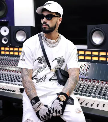 Jeans Amiri White 'MX1' porté par Anuel AA sur le compte Instagram @anuel