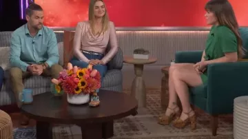 Sandales à plateforme à imprimé floral Node 85 mm Saint Laurent Bianca portées par Kelly Clarkson telles qu’elles ont été vues dans le défilé Kelly Clarkson le 7 mai 2024