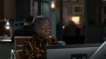 Cos Turtle­neck Top worn by Kemi Adebayo (Adeola Role) as seen in Alert: Missing Persons Unit (S02E07)