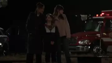 Burberry's Trench Coat worn by Nikki Batista (Dania Ramirez) as seen in Alert: Missing Persons Unit (S02E09)
