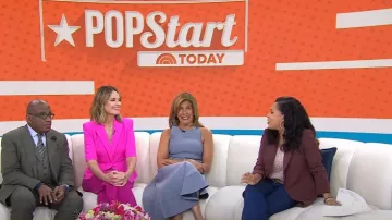 Cinq a Sept Zelda High-Low Denim Dress en Light Indigo usado por Hoda Kotb como se ve en Today el 14 de mayo de 2024