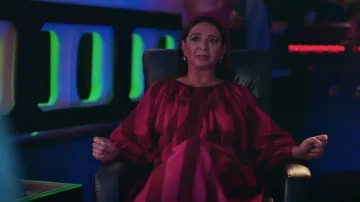 Zimmermann Chevron-Print­ed Silk Kaf­tan worn by Molly Novak (Maya Rudolph) as seen in Loot (S02E08)