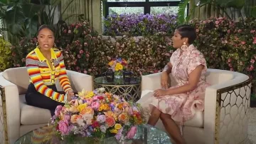 Christopher John Rogers Body de punto acanalado a rayas usado por Emma Grede como se ve en Tamron Hall Show el 14 de mayo de 2024