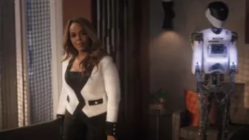 Blazer de cárdigan L'Agence usado por Maxine Roby (Paula Newsome) como se ve en CSI: Vegas (T03E09)