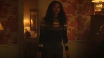 Vanessa Bruno Viona Fair Else Pull porté par Tabitha 'Tabby' Haworthe (Chandler Kinney) comme on le voit dans Pretty Little Liars : Original Sin (S02E01)