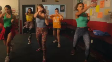 Legging Asos 4505 porté par Faran Bryant (Zaria Simone) tel qu’on le voit dans Pretty Little Liars : Original Sin (S02E01)