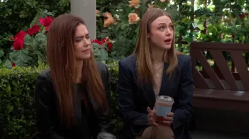 T-shirt à col rond à manches 3/4 à rayures micro Vince porté par Claire Grace (Hayley Erin) comme on le voit dans Les Feux de l’Amour le 9 mai 2024