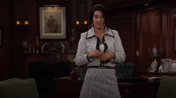 Alice + Olivia Donald Jupe en tweed portée par Steffy Forrester (Jacqueline MacInnes Wood) telle que vue dans Amour, Gloire et Beauté le 26 avril 2024