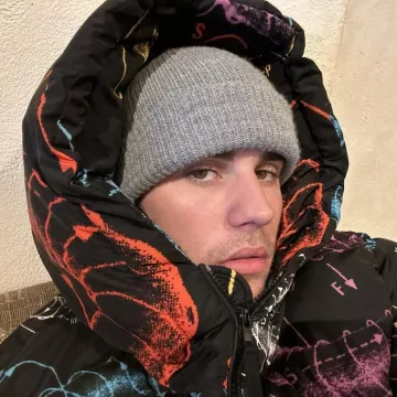 La doudoune MSFTSrep noire antigravité portée par Justin Bieber sur son compte Instagram @justinbieber