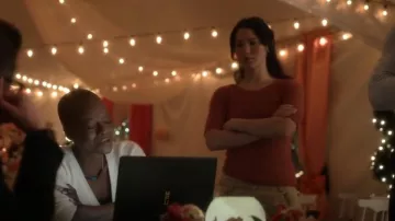 Pilcro Short-Sleeve Textured Tee worn by Sidney Grant (Fivel Stewart) as seen in Alert: Missing Persons Unit (S02E10)