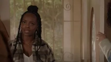 Kendra Scott Elisa Collier pendentif en pierre de naissance porté par Tasha comme on le voit dans All American (S06E08)