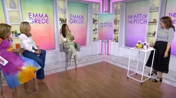 Balenciaga Dinero Money Sock Bottines à talons portés par Emma Grede comme on le voit dans Today with Hoda & Jenna le 17 mai 2024