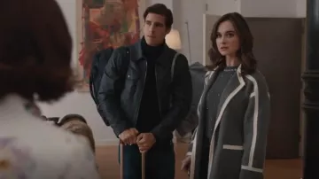 Veste en cuir Reiss Carp portée par Todd Ritter (Arthur Langlie) comme on le voit dans Elsbeth (S01E09)