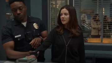 James Perse Sweat à capuche zippé à cordon porté par Blair London (Danielle Campell) tel qu’on le voit dans The Rookie (S06E10)