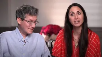 Maeve Aveiro Camisa abotonada con mangas abullonadas usada por Sandra Abrevaya como se ve en Today el 21 de mayo de 2024