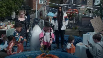 Dr. Martens 1460 Crazy Horse Leather Boot usado por Eddie (Lydia West) como se ve en Big Mood (S01E05)