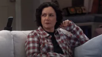 BDG Dakota Plaid Shirt worn by Darlene Conner (Sara Gilbert) as seen in The Conners (S06E12)
