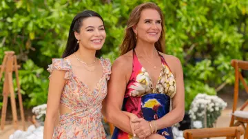 Mother of the Bride: ASTR floral print dress worn by Emma (Miranda Cosgrove)