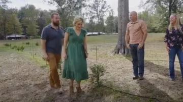 Time and Tru Women's Flutter Sleeve Midi Dress worn by Erin Napier as seen in Home Town (S08E20)