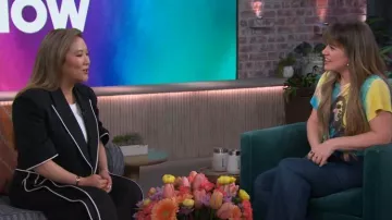 Pantalón Darliston de AnOnlyChild usado por Kelly Clarkson como se ve en The Kelly Clarkson Show el 24 de mayo de 2024
