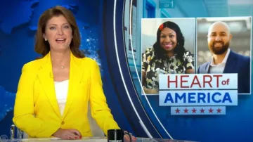 Blazer à simple boutonnage sur mesure de la collection Ralph Lauren porté par Norah O’Donnell tel qu’il a été vu dans CBS Evening News le 28 mai 2024