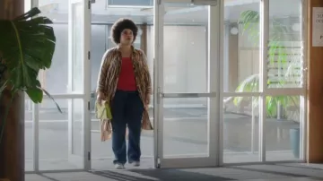 Zara Neon Yellow Quilted Bag worn by Madison Feliciano (Ebony Vagulans) as seen in My Life Is Murder (S04E06)