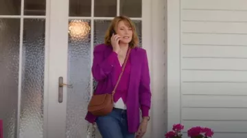 Oroton Margot Saddle Crossbody worn by Alexa Crowe (Lucy Lawless) as seen in My Life Is Murder (S04E06)