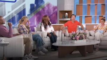 Baskets à plateforme Converse Chuck Taylor® All Star® portées par Amanda Kloots comme on le voit dans The Talk le 24 mai 2024