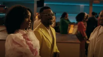 Blazer en laine mélangée Gabriela Hearst porté par Darnell (Rolando Boyce) comme on le voit dans The Chi (S06E11)