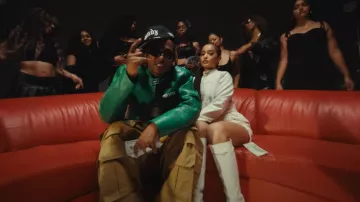 Tenues Rich the Kid : il porte une veste de moto Polizei en cuir vert Vetements en Band Man (clip officiel)