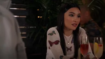 Top de malla Superdown Ari Butterfly usado por Jaymee (Miya Horcher) como se ve en All American (T06E10)