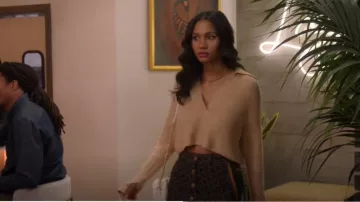 Jupe en jean jacquard à logo Lanvin portée par Layla Keating (Greta Onieogou) vue dans All American (S06E10)